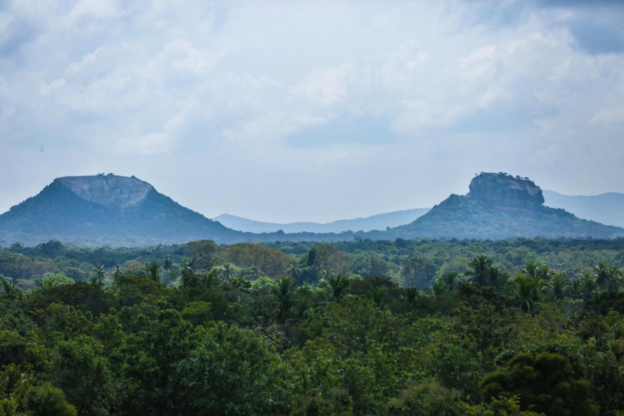 Kaveri Resort 锡吉里亚 外观 照片